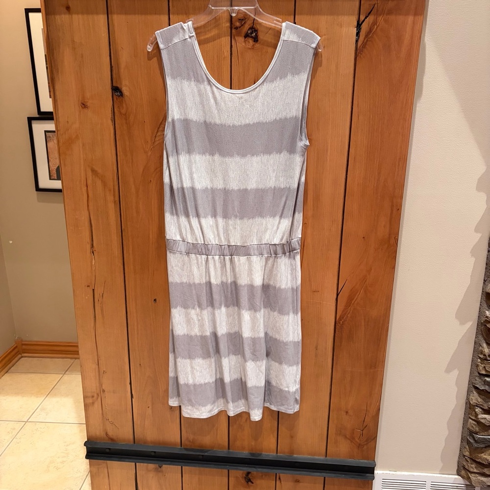 💕Athleta Light Gray Athletic Dress